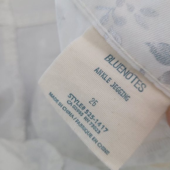 NWT Bluenotes Ankle Jeggings White with Silver Metallic Floral Pattern Size 25 - Picture 11 of 14